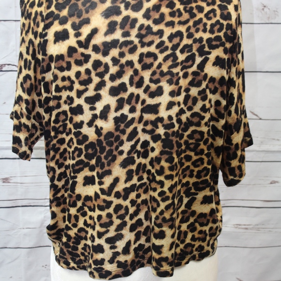 Forever 21 Loose Cheetah Print Short Sleeve Shirt - Picture 3 of 5
